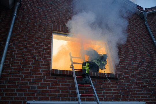 Feuerwehreinsatz bei einem Wohnungsbrand