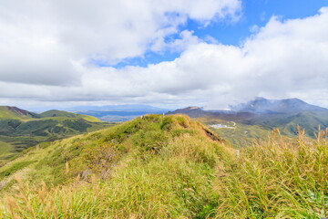 烏帽子岳の尾根（秋）　熊本県阿蘇　Mt.Eboshidake Kumamoto-ken Aso city