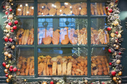 Christmas bakery showcase and Christmas garland