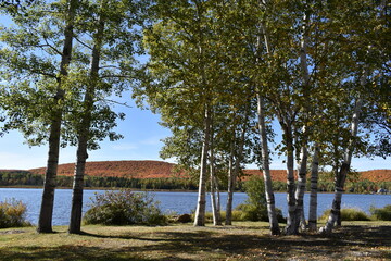 Fototapeta premium Frontière lake in autumn, Quebec