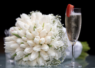 bouquet of white roses with champagne