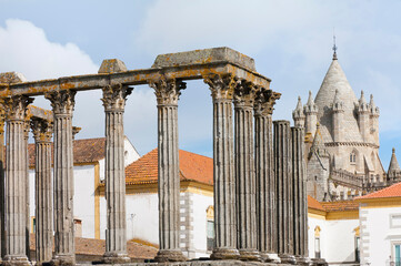 Santa Maria cathedral viewed from the roman temple of Diana, Evora, Alentejo, Portugal, Unesco World Heritage Site