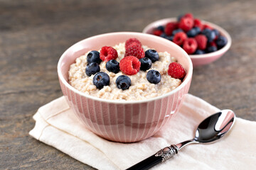prepared oatmeal with berries