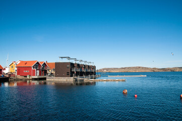 houses on the shore of the sea