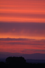 Fototapeta na wymiar Nubes rojas