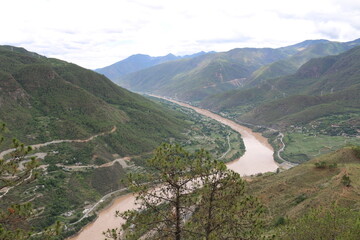 Fototapeta premium HUTAOXIA, YUNNAN, CHINA