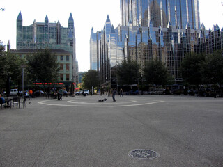 Obraz premium The fountain at PPG Place in downtown Pittsburgh PA
