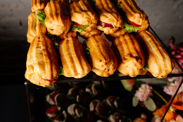 Sandwich eclairs with vegetables