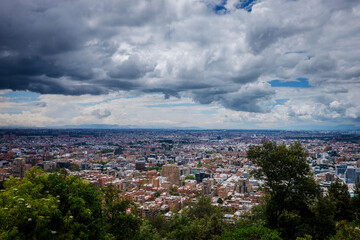 Panorámica desde los cerros orientales de Bogotá DC, ciudad capital de Colombia
Construcciones y edificios de la ciudad capital de Colombia