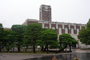 京都大学