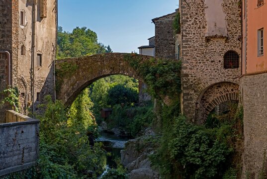 Br&uuml;cke &uuml;ber den Fluss in Bagnone in der Toskana in Italien 