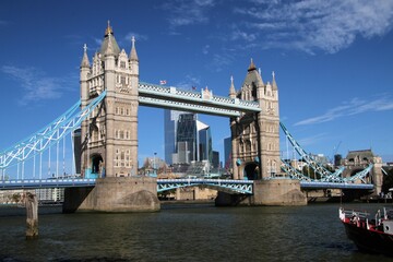 Fototapeta na wymiar Tower Bridge across the river thames