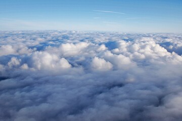 &Uuml;ber den Wolken
