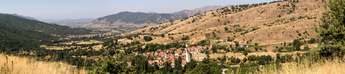 Fototapeta na wymiar View of the mountains and the village (northwest Greece, Macedonia)