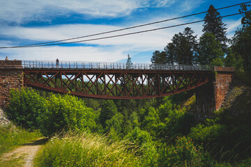 Brücke auf dem Land