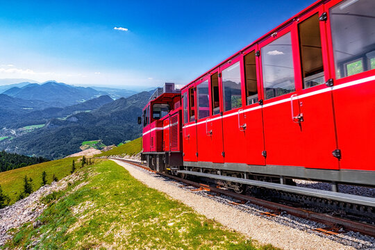 Schafbergbahn von Sankt Wolfgang &uuml;ber dem Salzkammergut, &Ouml;sterreich