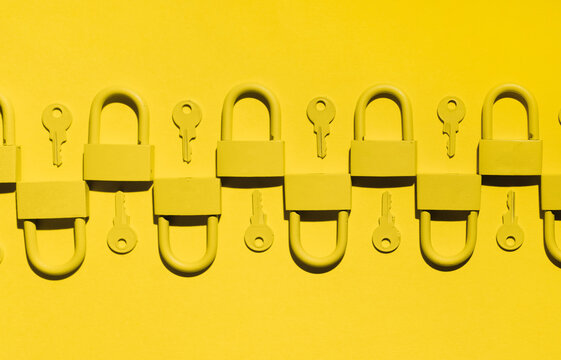 Keys and locks. yellow/yellow