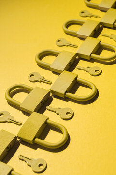 Keys and locks. yellow/yellow
