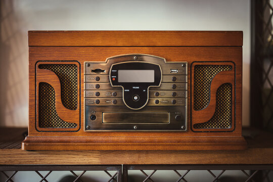 Fototapeta Vintage Radio on a Shelf