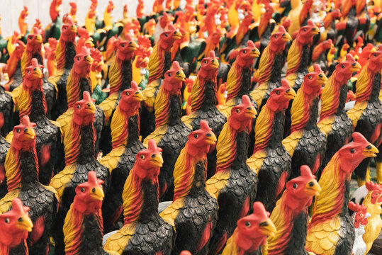 sculpture of rooster