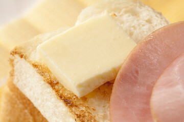 トーストとバター