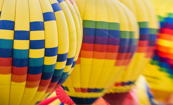 Yellow hot air balloon pattern