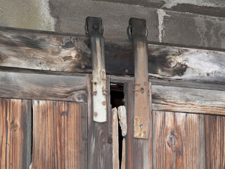 引き戸の昔の吊り滑車