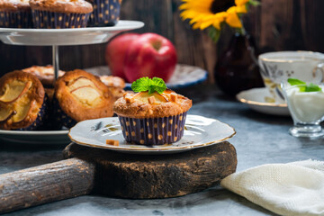 Apple and fudge muffins