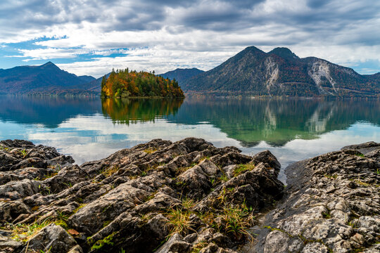 Schroffe Felsen am bayerischen Walchensee