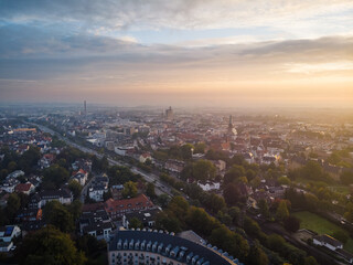 Luftaufnahme von Bielefeld bei Sonnenaufgang, Johannisberg, Nordrhein Westfalen, Deutschland