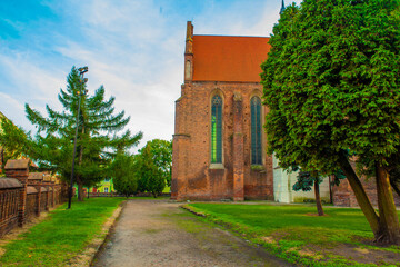 Fototapeta na wymiar church in the city