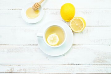 Obraz na płótnie Canvas Honey lemon tea recipe healthy drinks