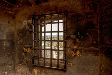 Fototapeta na wymiar looking edinburgh behind bars