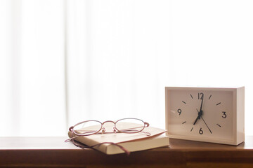 朝7時に起きて本を読むモーニングルーティーン