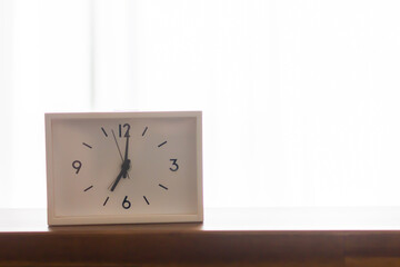 朝7時のシンプルな目覚まし時計