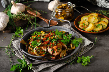 Pork steak with mushrooms and herbs