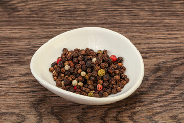 Peppercorn heap in the bowl