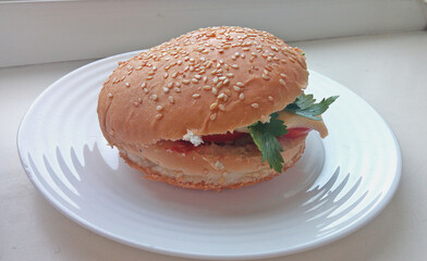 burger, food, hamburger, sandwich, bread, bun, lettuce, cheese, meat, tomato, meal, beef, lunch, cheeseburger, snack, chicken, fast, plate, white, sesame, isolated, salad, dinner, healthy, grilled