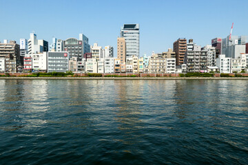 Obraz premium Regular View Of Japanese Skyline and Sumida River in Tokyo. 