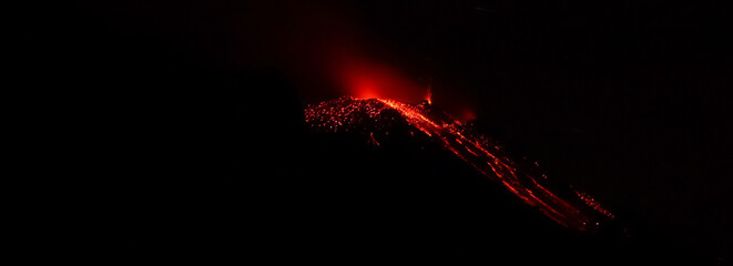 Stromboli gleaming in the night © Roland