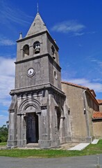 Fototapeta premium Fachada da Igreja de San Pedro em Piñeres de Pria / Espanha