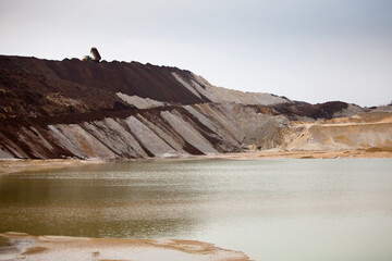 Extraction of sand for industry in a quarry
