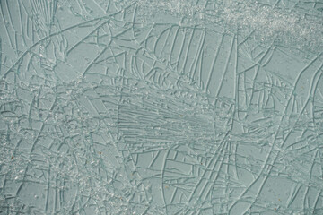 Gesprungenes und gesplittertes Flachglas zur wiederverwertung im Container