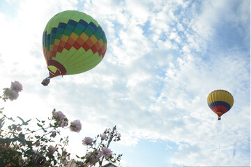 Fototapeta premium balloon flying in the sky