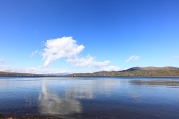 山中湖の紅葉風景