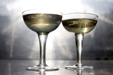 Hollow Stem Champagne Glasses with Sparkling