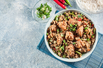Fried rice witch chicken, eggs and vegetables