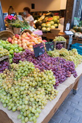 Tipos de Uvas en una frutería