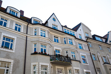 Obraz premium Altbauhäuser in München Schwabing