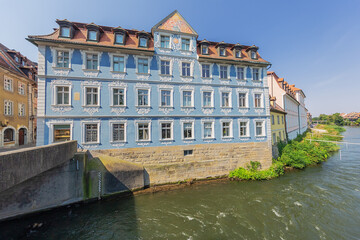 Fototapeta na wymiar View of the Heller House next to the Lower Bridge over the Regnitz River